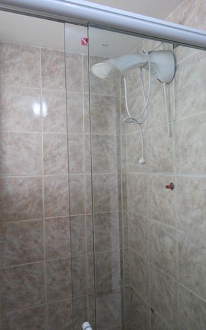 Casa de condomínio para alugar com 192m², 3 quartos e 2 vagasBanheiro social