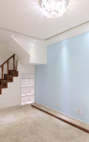 Casa de condomínio para alugar com 192m², 3 quartos e 2 vagasSala