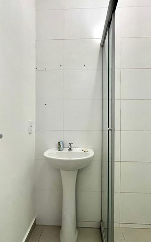 Apartamento à venda com 48m², 2 quartos e sem vaga Apartamento à venda com 48m², 2 quartos e sem vagaBanheiro