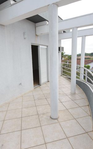 Casa de condomínio para alugar com 200m², 3 quartos e 2 vagas Casa de condomínio para alugar com 200m², 3 quartos e 2 vagasVaranda da Suíte