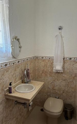 Casa para alugar com 567m², 4 quartos e 5 vagasBanheiro