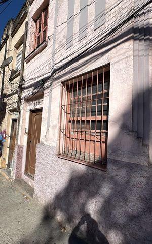 Casa à venda com 96m², 2 quartos e sem vaga Casa à venda com 96m², 2 quartos e sem vagaFachada