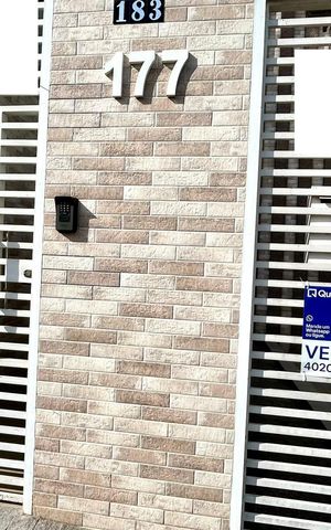 Apartamento à venda com 53m², 2 quartos e 1 vaga Apartamento à venda com 53m², 2 quartos e 1 vagaPlaca instalada na fachada do imóvel