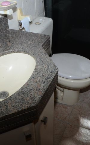 Apartamento à venda com 70m², 3 quartos e 1 vaga Apartamento à venda com 70m², 3 quartos e 1 vagaBanheiro da Suíte