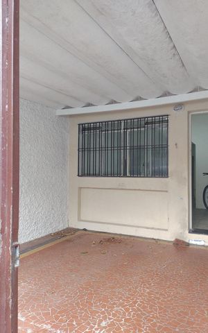 Casa à venda com 130m², 3 quartos e 1 vaga