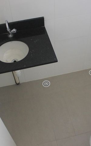Apartamento à venda com 57m², 2 quartos e 1 vagaBanheiro social 