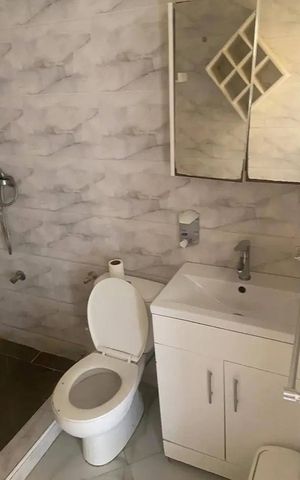 Casa para alugar com 220m², 4 quartos e 5 vagas Casa para alugar com 220m², 4 quartos e 5 vagasBanheiro