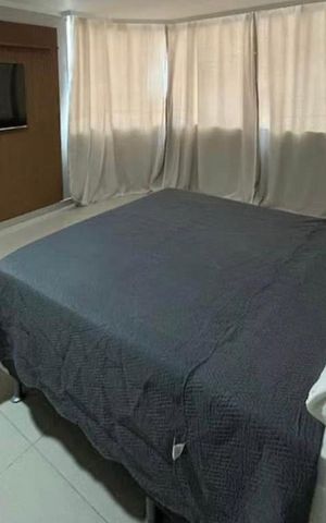 Studio para alugar com 128m², 4 quartos e 3 vagas Studio para alugar com 128m², 4 quartos e 3 vagasQuarto