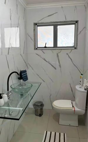Studio para alugar com 128m², 4 quartos e 3 vagas Studio para alugar com 128m², 4 quartos e 3 vagasBanheiro