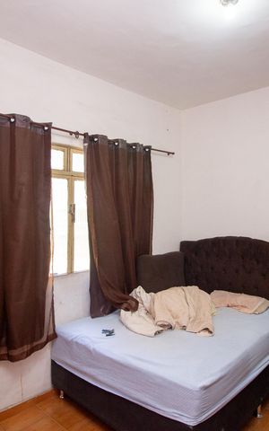 Casa à venda com 100m², 2 quartos e 2 vagas Casa à venda com 100m², 2 quartos e 2 vagasQuarto 2