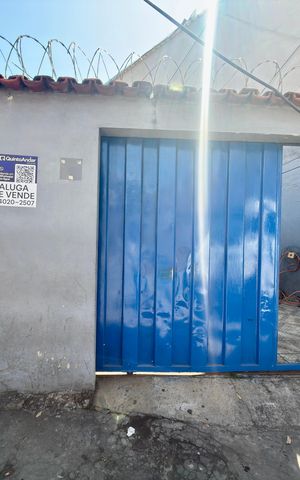 Casa à venda com 100m², 2 quartos e 2 vagas Casa à venda com 100m², 2 quartos e 2 vagasFachada