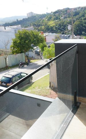 Casa de condomínio à venda com 220m², 3 quartos e 2 vagasSacada