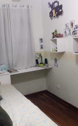 Casa à venda com 411m², 5 quartos e 6 vagas Casa à venda com 411m², 5 quartos e 6 vagasQuarto