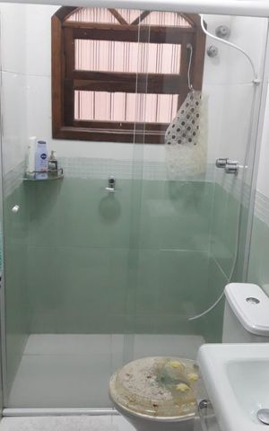 Casa à venda com 411m², 5 quartos e 6 vagas Casa à venda com 411m², 5 quartos e 6 vagasBanheiro 1