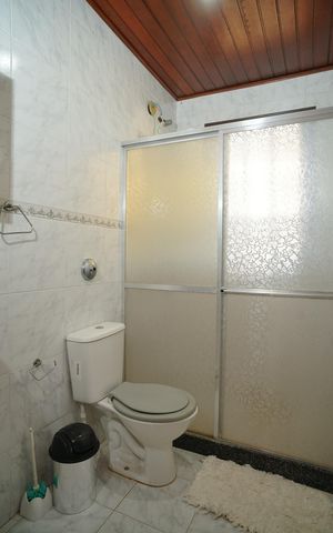 Casa para alugar com 205m², 4 quartos e 4 vagas Casa para alugar com 205m², 4 quartos e 4 vagasBanheiro Social