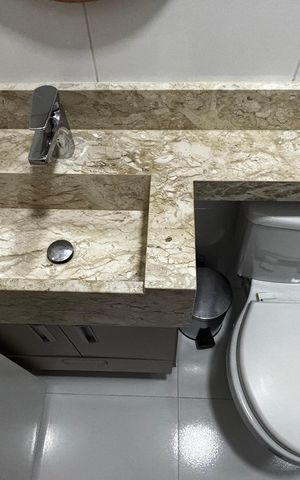 Apartamento à venda com 55m², 2 quartos e 1 vaga Apartamento à venda com 55m², 2 quartos e 1 vagaBanheiro