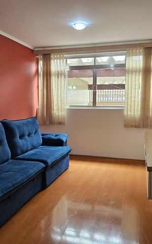 Casa à venda com 150m², 4 quartos e 2 vagas Casa à venda com 150m², 4 quartos e 2 vagasSala