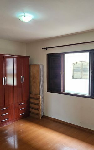 Casa à venda com 150m², 4 quartos e 2 vagas Casa à venda com 150m², 4 quartos e 2 vagasQuarto