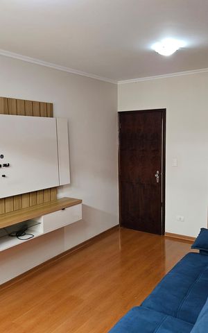 Casa à venda com 150m², 4 quartos e 2 vagas Casa à venda com 150m², 4 quartos e 2 vagasSala