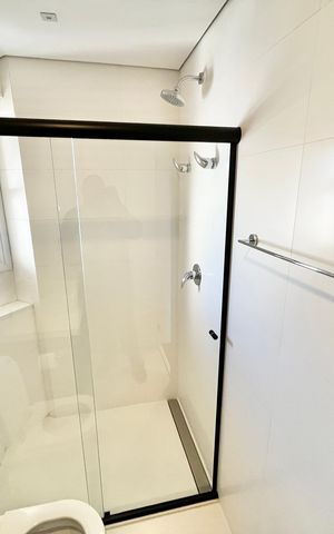 Apartamento à venda com 297m², 4 quartos e 5 vagas Apartamento à venda com 297m², 4 quartos e 5 vagasBanheiro da Suíte 1