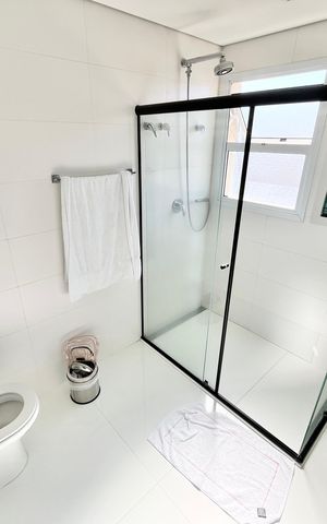 Apartamento à venda com 297m², 4 quartos e 5 vagas Apartamento à venda com 297m², 4 quartos e 5 vagasBanheiro 2 da Suíte 3