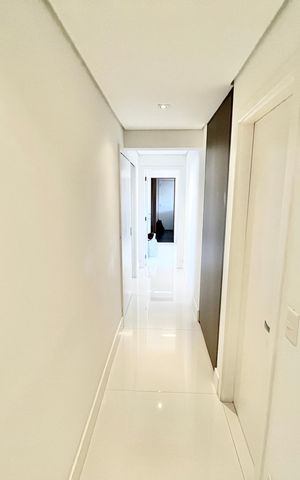 Apartamento à venda com 297m², 4 quartos e 5 vagas Apartamento à venda com 297m², 4 quartos e 5 vagasCorredor