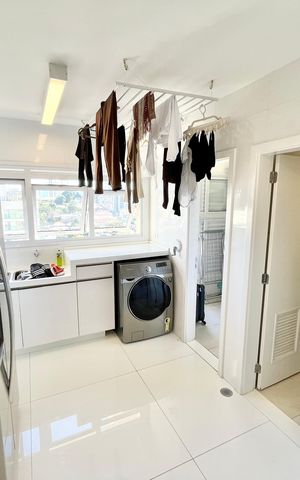 Apartamento à venda com 297m², 4 quartos e 5 vagas Apartamento à venda com 297m², 4 quartos e 5 vagasÁrea de Serviço