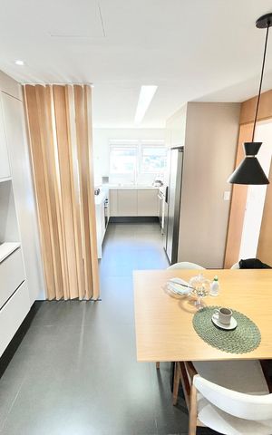 Apartamento à venda com 297m², 4 quartos e 5 vagas Apartamento à venda com 297m², 4 quartos e 5 vagasCozinha