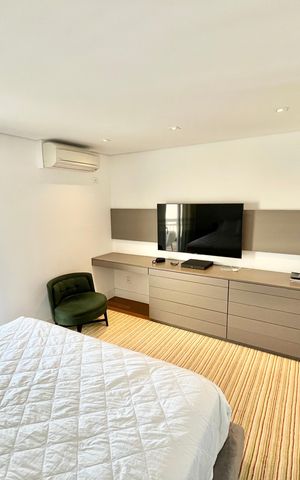 Apartamento à venda com 297m², 4 quartos e 5 vagas Apartamento à venda com 297m², 4 quartos e 5 vagasQuarto 3 - Suíte