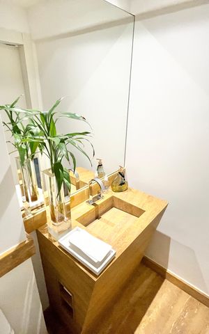 Apartamento à venda com 297m², 4 quartos e 5 vagas Apartamento à venda com 297m², 4 quartos e 5 vagasLavabo