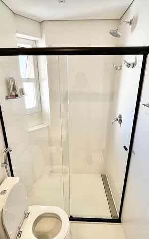 Apartamento à venda com 297m², 4 quartos e 5 vagas Apartamento à venda com 297m², 4 quartos e 5 vagasBanheiro da Suíte 1