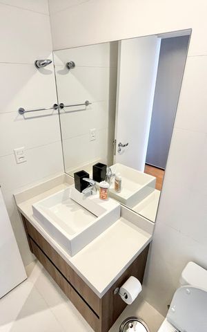 Apartamento à venda com 297m², 4 quartos e 5 vagas Apartamento à venda com 297m², 4 quartos e 5 vagasBanheiro da Suíte 1
