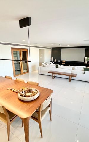 Apartamento à venda com 297m², 4 quartos e 5 vagas Apartamento à venda com 297m², 4 quartos e 5 vagasSala