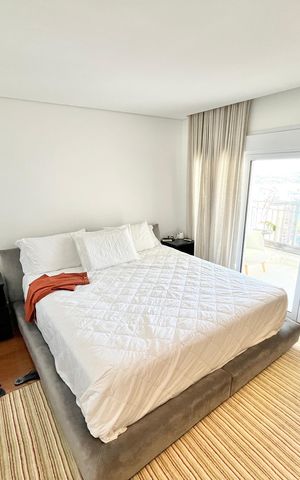 Apartamento à venda com 297m², 4 quartos e 5 vagas Apartamento à venda com 297m², 4 quartos e 5 vagasQuarto 3 - Suíte