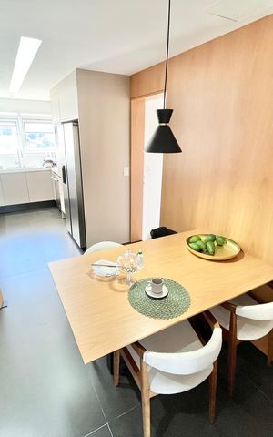 Apartamento à venda com 297m², 4 quartos e 5 vagas Apartamento à venda com 297m², 4 quartos e 5 vagasCozinha