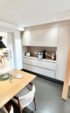 Apartamento à venda com 297m², 4 quartos e 5 vagas Apartamento à venda com 297m², 4 quartos e 5 vagasCozinha