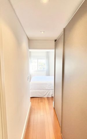 Apartamento à venda com 297m², 4 quartos e 5 vagas Apartamento à venda com 297m², 4 quartos e 5 vagasQuarto 1 - Suíte