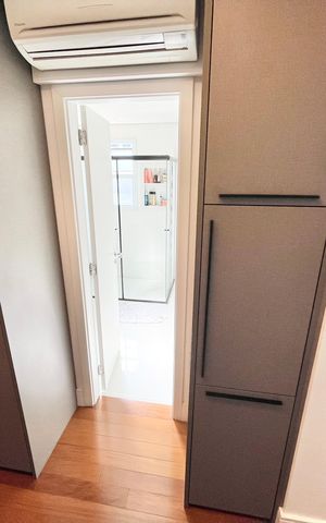 Apartamento à venda com 297m², 4 quartos e 5 vagas Apartamento à venda com 297m², 4 quartos e 5 vagasQuarto 3 - Suíte