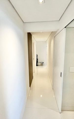Apartamento à venda com 297m², 4 quartos e 5 vagas Apartamento à venda com 297m², 4 quartos e 5 vagasCorredor