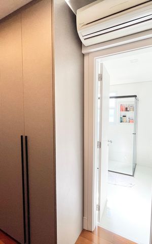 Apartamento à venda com 297m², 4 quartos e 5 vagas Apartamento à venda com 297m², 4 quartos e 5 vagasQuarto 3 - Suíte
