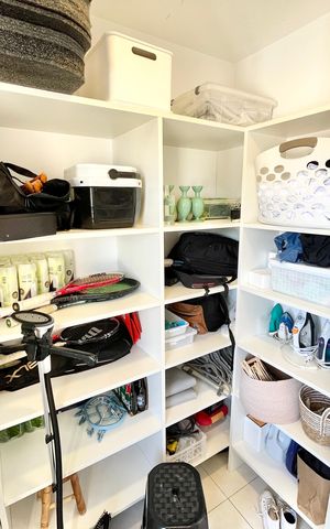 Apartamento à venda com 297m², 4 quartos e 5 vagas Apartamento à venda com 297m², 4 quartos e 5 vagasDespensa