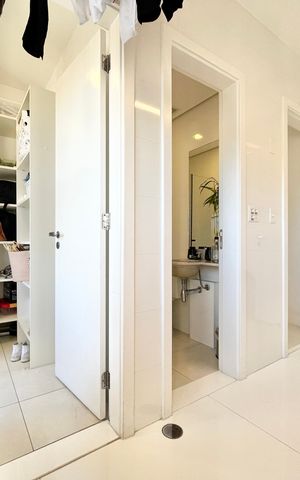 Apartamento à venda com 297m², 4 quartos e 5 vagas Apartamento à venda com 297m², 4 quartos e 5 vagasÁrea de Serviço