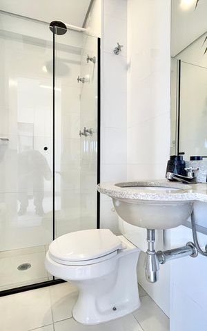 Apartamento à venda com 297m², 4 quartos e 5 vagas Apartamento à venda com 297m², 4 quartos e 5 vagasBanheiro de serviço