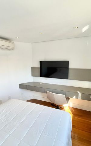 Apartamento à venda com 297m², 4 quartos e 5 vagas Apartamento à venda com 297m², 4 quartos e 5 vagasQuarto 1 - Suíte