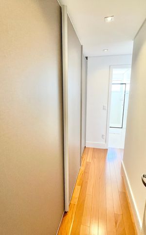 Apartamento à venda com 297m², 4 quartos e 5 vagas Apartamento à venda com 297m², 4 quartos e 5 vagasQuarto 2 - Suíte