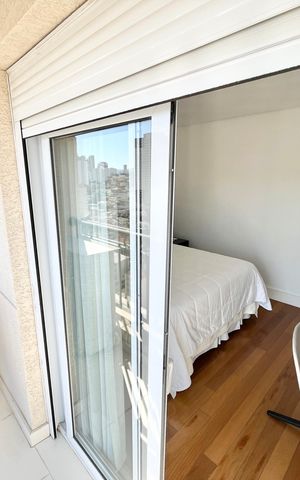 Apartamento à venda com 297m², 4 quartos e 5 vagas Apartamento à venda com 297m², 4 quartos e 5 vagasQuarto 2 - Suíte Varanda