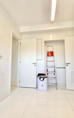 Apartamento à venda com 297m², 4 quartos e 5 vagas Apartamento à venda com 297m², 4 quartos e 5 vagasÁrea de Serviço
