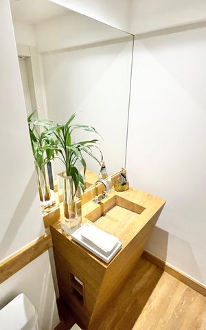 Apartamento à venda com 297m², 4 quartos e 5 vagas Apartamento à venda com 297m², 4 quartos e 5 vagasLavabo