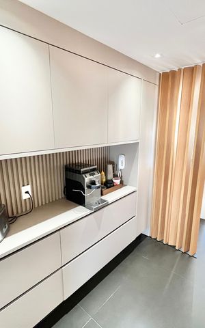 Apartamento à venda com 297m², 4 quartos e 5 vagas Apartamento à venda com 297m², 4 quartos e 5 vagasCozinha