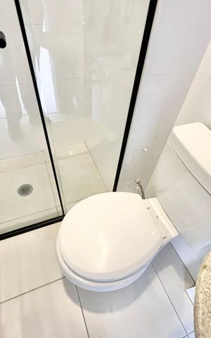 Apartamento à venda com 297m², 4 quartos e 5 vagas Apartamento à venda com 297m², 4 quartos e 5 vagasBanheiro de serviço